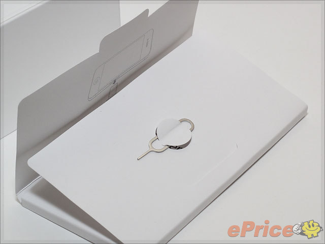 iPhone 4S 开箱!外观解析 + 与 iPhone 4 真机对比 iPhone 4S 开箱!外观解析 + 与 iPhone 4 真机对比