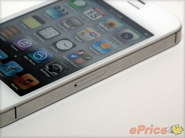 iPhone 4S 开箱!外观解析 + 与 iPhone 4 真机对比 iPhone 4S 开箱!外观解析 + 与 iPhone 4 真机对比