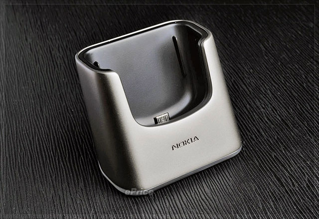 新闻 - 洗链更出色?Nokia 8800 Carbon Arte 图赏