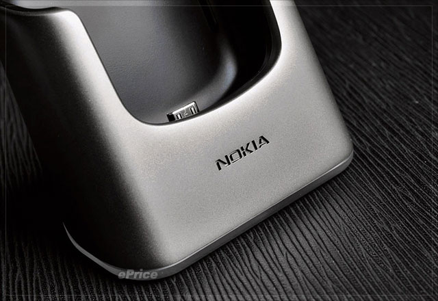 新闻 - 洗链更出色?Nokia 8800 Carbon Arte 图赏