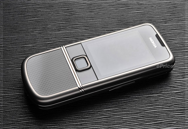 新闻 - 洗链更出色?Nokia 8800 Carbon Arte 图赏