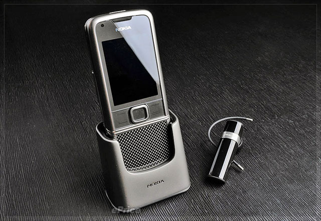 新闻 - 洗链更出色?Nokia 8800 Carbon Arte 图赏