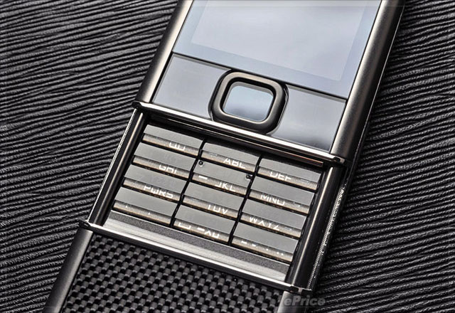 新闻 - 洗链更出色?Nokia 8800 Carbon Arte 图赏