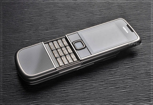 新闻 - 洗链更出色?Nokia 8800 Carbon Arte 图赏