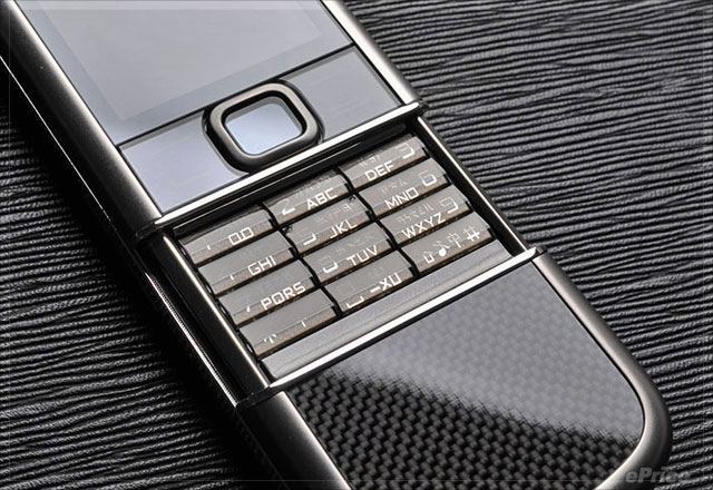 新闻 - 洗链更出色?Nokia 8800 Carbon Arte 图赏