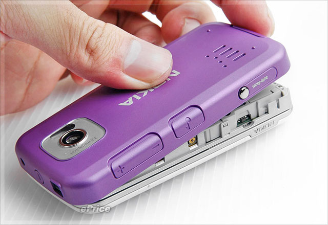 新闻 - Nokia 7610SN 闪亮超靓面?主题彩壳随心变