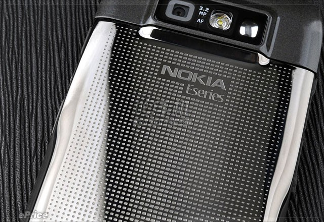 新闻 - 瘦身成功!?Nokia E71 外表靓、内在更吸引